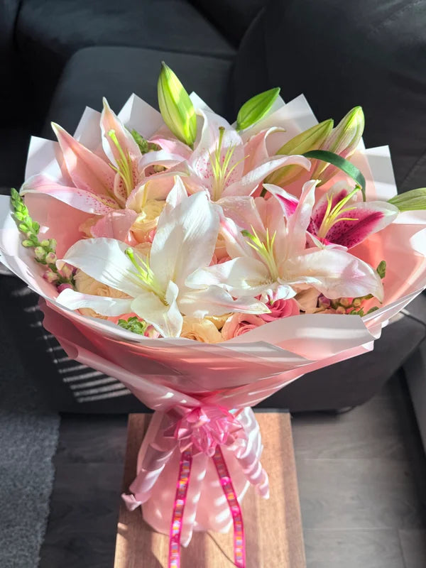 24 White & Pink Roses With Lilies Bouquet