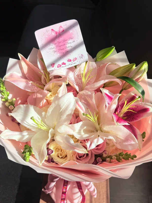 24 White & Pink Roses With Lilies Bouquet