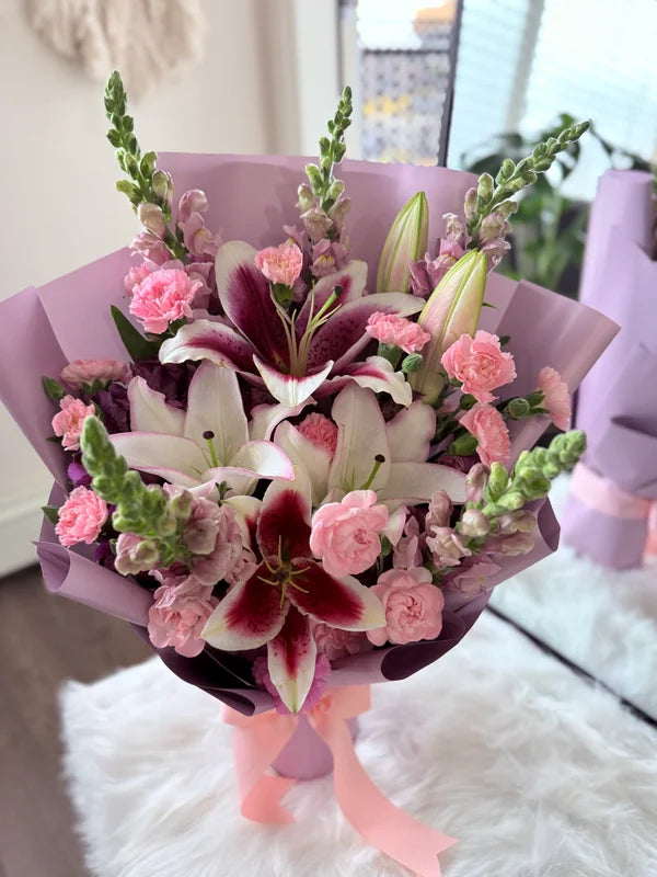 Pink & white lilies Bouquet