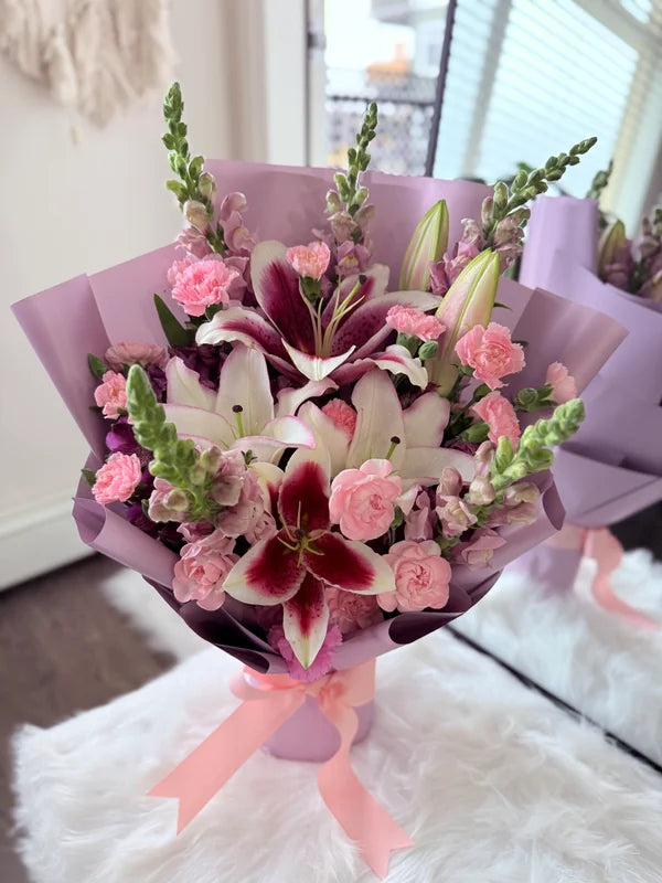 Pink & white lilies Bouquet