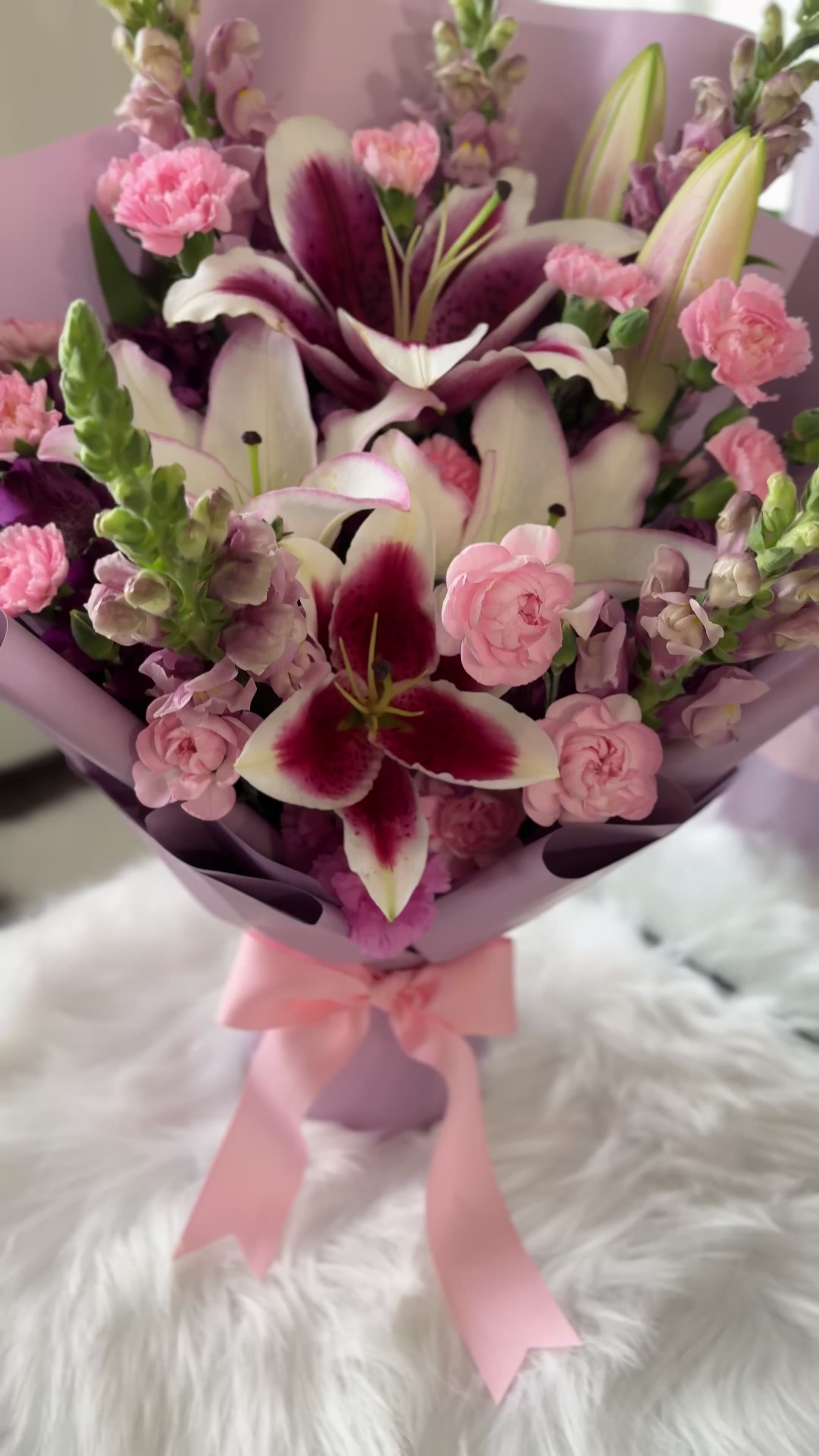 Pink & white lilies Bouquet